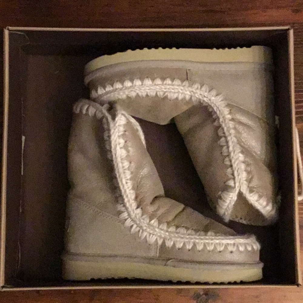 Mou mou Eskimo boots.